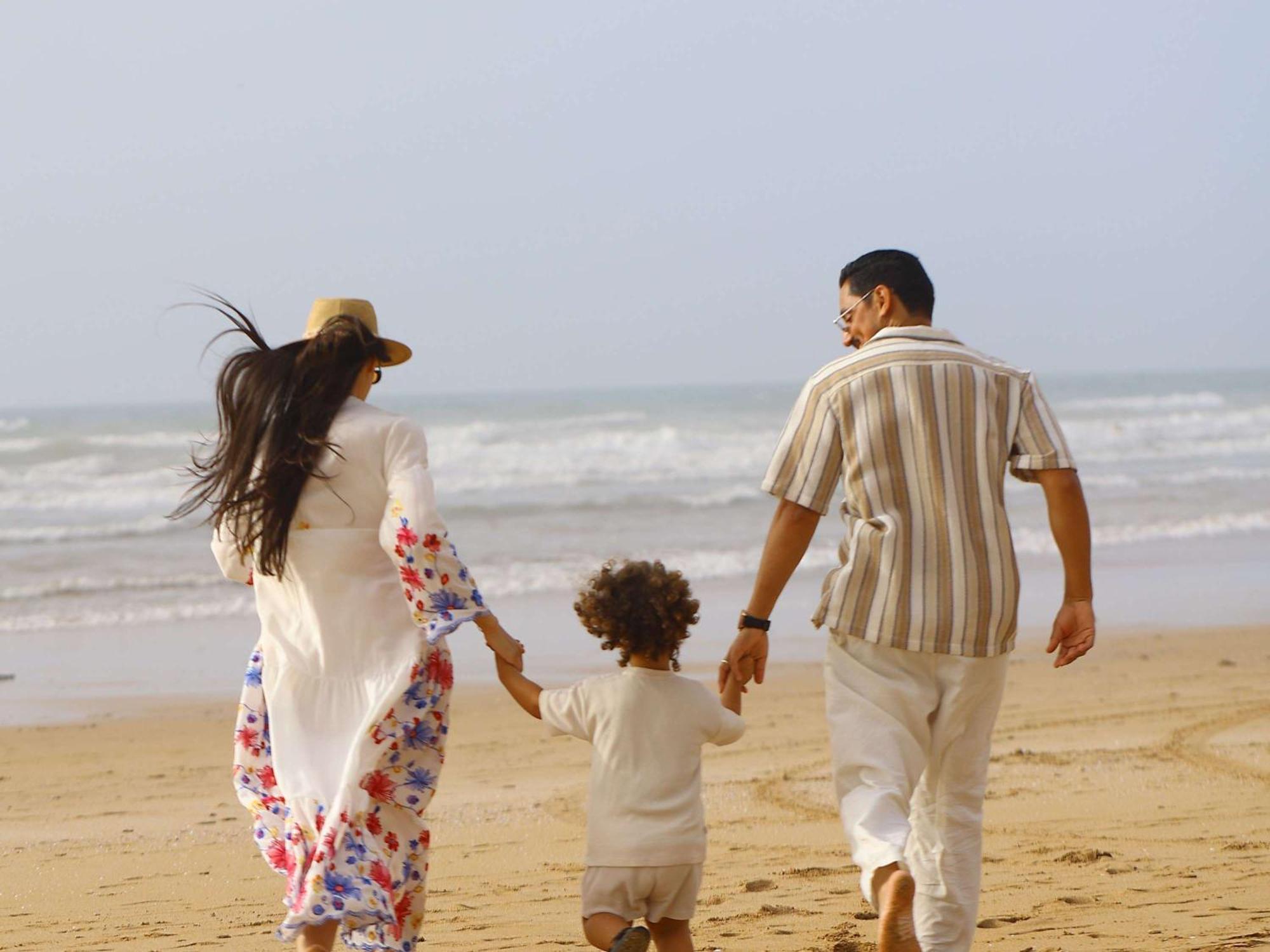 Pullman Mazagan Royal Golf & Spa El Jadida Kültér fotó A family on the beach